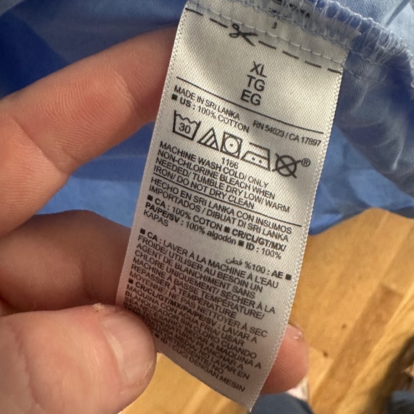 OldNavy The boyfriend shirt, light blue color, size XL, button up, long sleeve - Picture 6 of 6